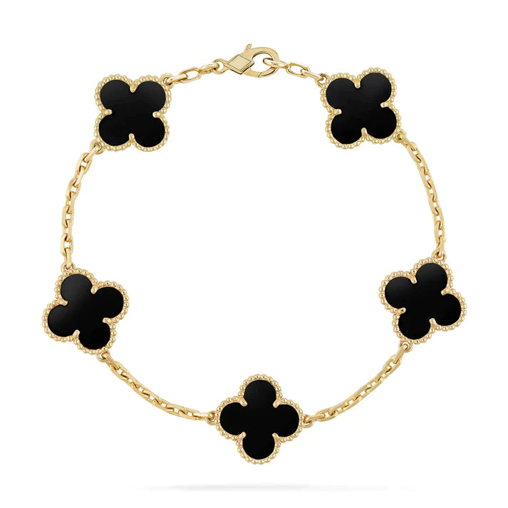 Central Cee Inspired Clover Bracelet – Elegant & Timeless
Elevate your style with this clover bracelet, crafted from high-quality sterling silver and dipped in luxurious gold. Featuring a delicate chain and intricately designed clover-shaped charms, this piece adds a touch of sophistication to any outfit. Inspired by Central Cee’s signature style, it’s the perfect blend of elegance and trend.